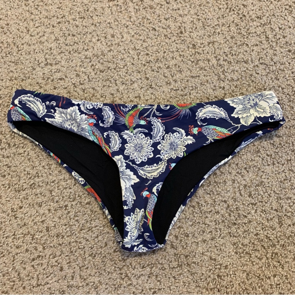 OndadeMar Swimwear Women's Birds Ruffle Bikini Bottom. Size small EUC - Picture 3 of 7